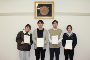 左から三浦さん、碇さん、吉田さん、岸本さん