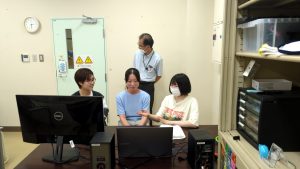前列左から佐藤さん、広住さん、大貫さん