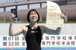女子100m平泳ぎで3位入賞した大山さん