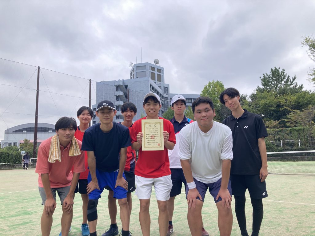 準優勝した男子団体メンバー